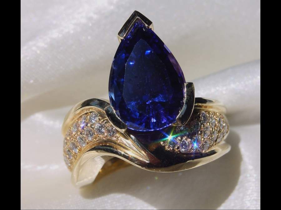 diamond ring with tanzanite